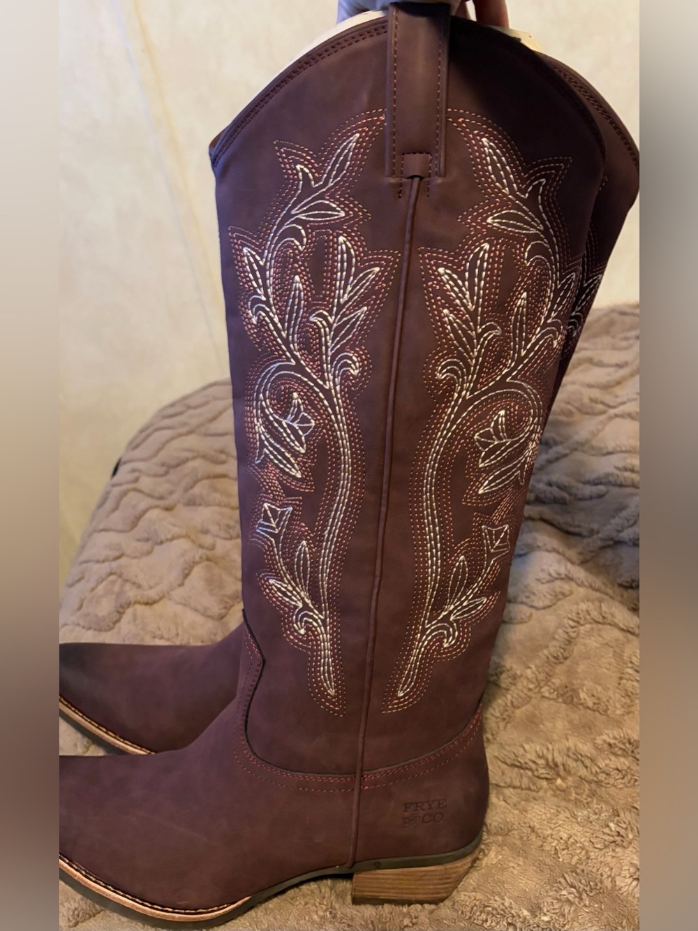 Like New: FRYE Women's Brown Embroidered Western Boot